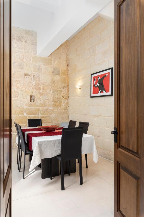 Traditional & Modern Maltese Townhouse - Rooftop Terrace And Sea Views, Close To Birgu Waterfront Cospicua Bagian luar foto