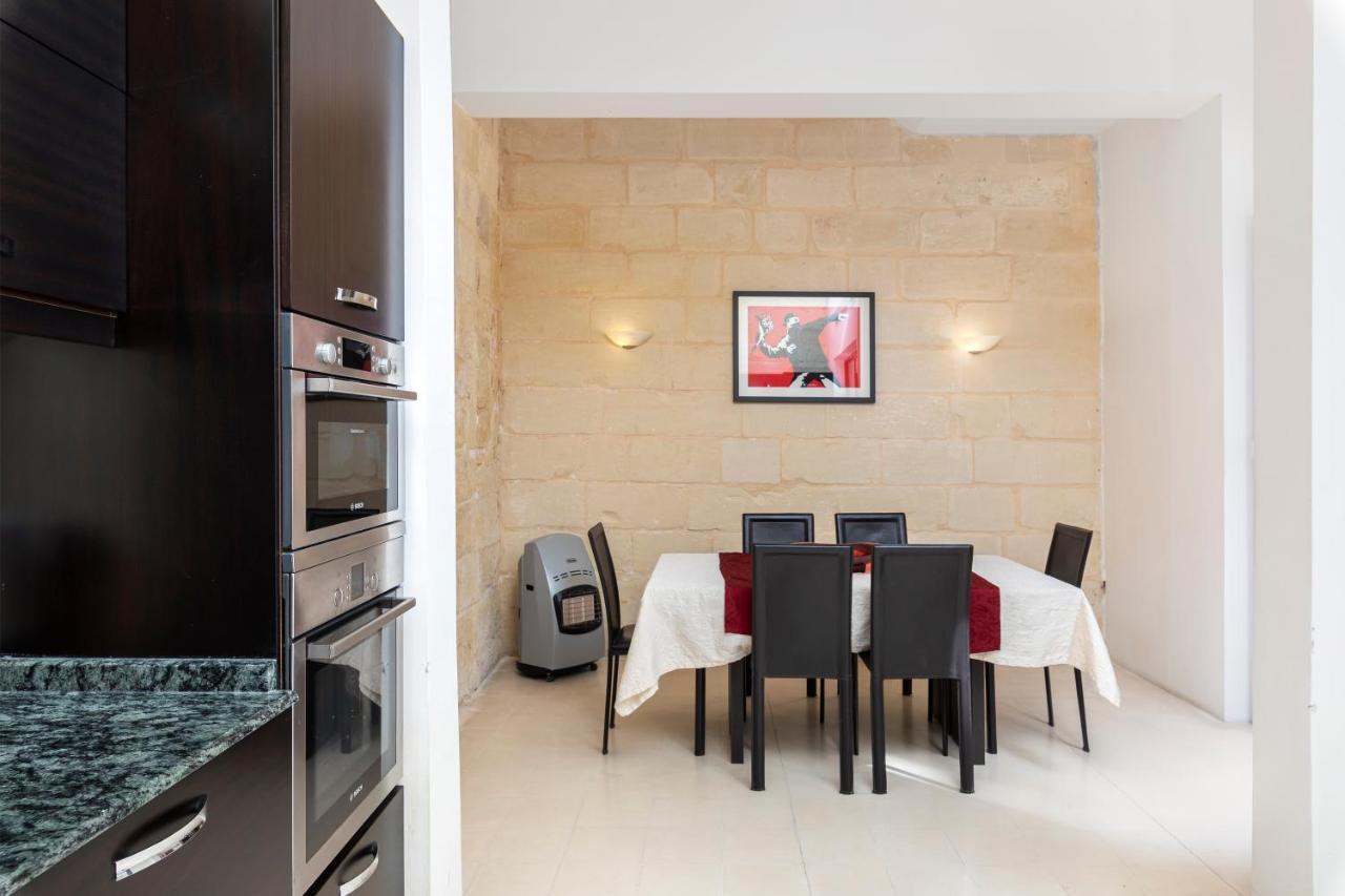 Traditional & Modern Maltese Townhouse - Rooftop Terrace And Sea Views, Close To Birgu Waterfront Cospicua Bagian luar foto