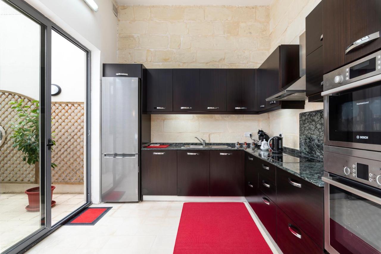 Traditional & Modern Maltese Townhouse - Rooftop Terrace And Sea Views, Close To Birgu Waterfront Cospicua Bagian luar foto