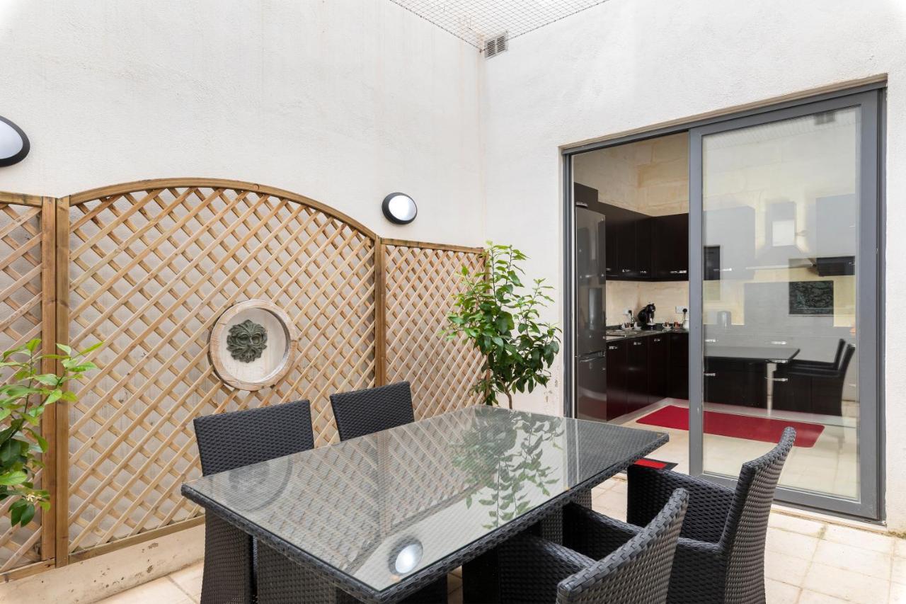 Traditional & Modern Maltese Townhouse - Rooftop Terrace And Sea Views, Close To Birgu Waterfront Cospicua Bagian luar foto