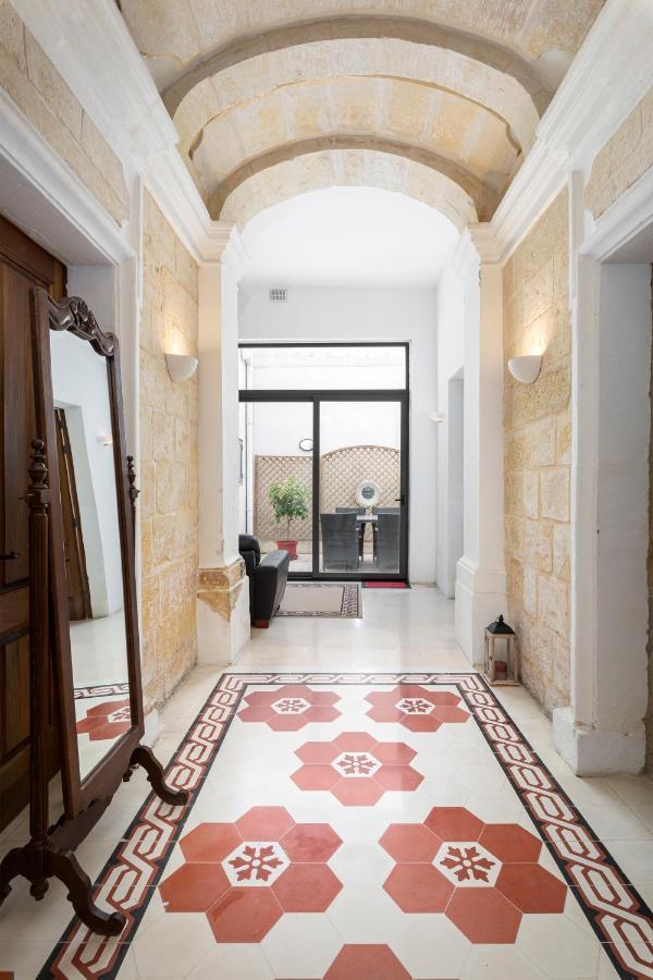 Traditional & Modern Maltese Townhouse - Rooftop Terrace And Sea Views, Close To Birgu Waterfront Cospicua Bagian luar foto