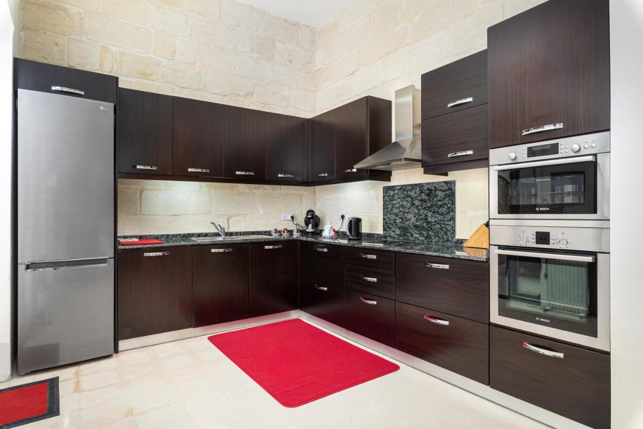 Traditional & Modern Maltese Townhouse - Rooftop Terrace And Sea Views, Close To Birgu Waterfront Cospicua Bagian luar foto