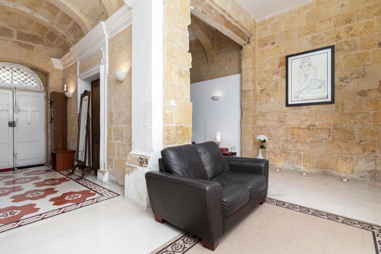 Traditional & Modern Maltese Townhouse - Rooftop Terrace And Sea Views, Close To Birgu Waterfront Cospicua Bagian luar foto