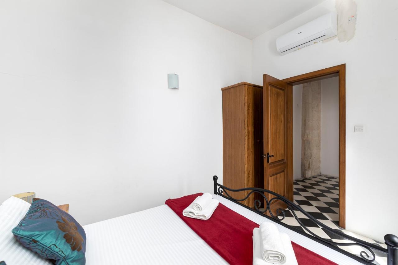 Traditional & Modern Maltese Townhouse - Rooftop Terrace And Sea Views, Close To Birgu Waterfront Cospicua Bagian luar foto