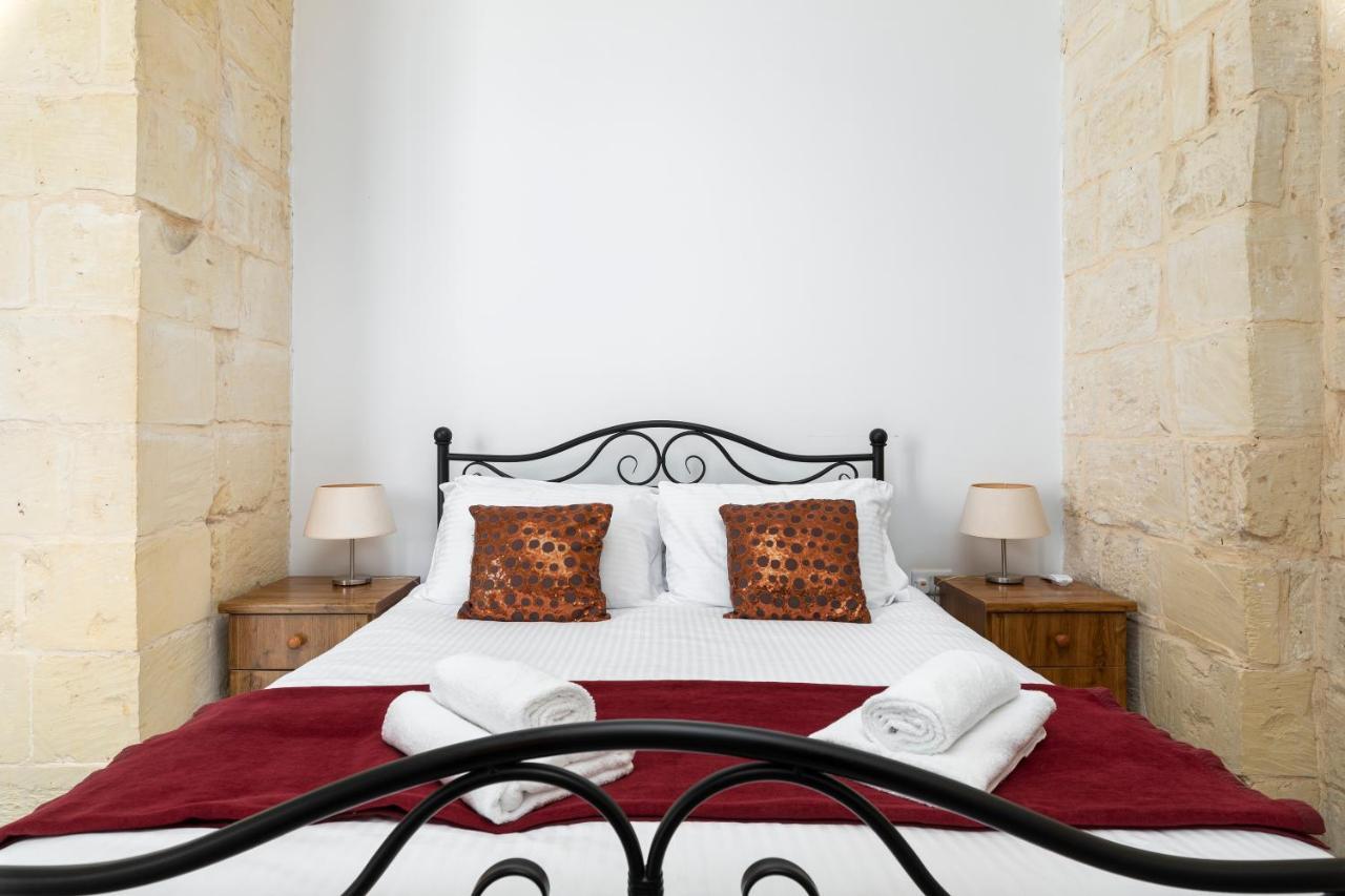 Traditional & Modern Maltese Townhouse - Rooftop Terrace And Sea Views, Close To Birgu Waterfront Cospicua Bagian luar foto
