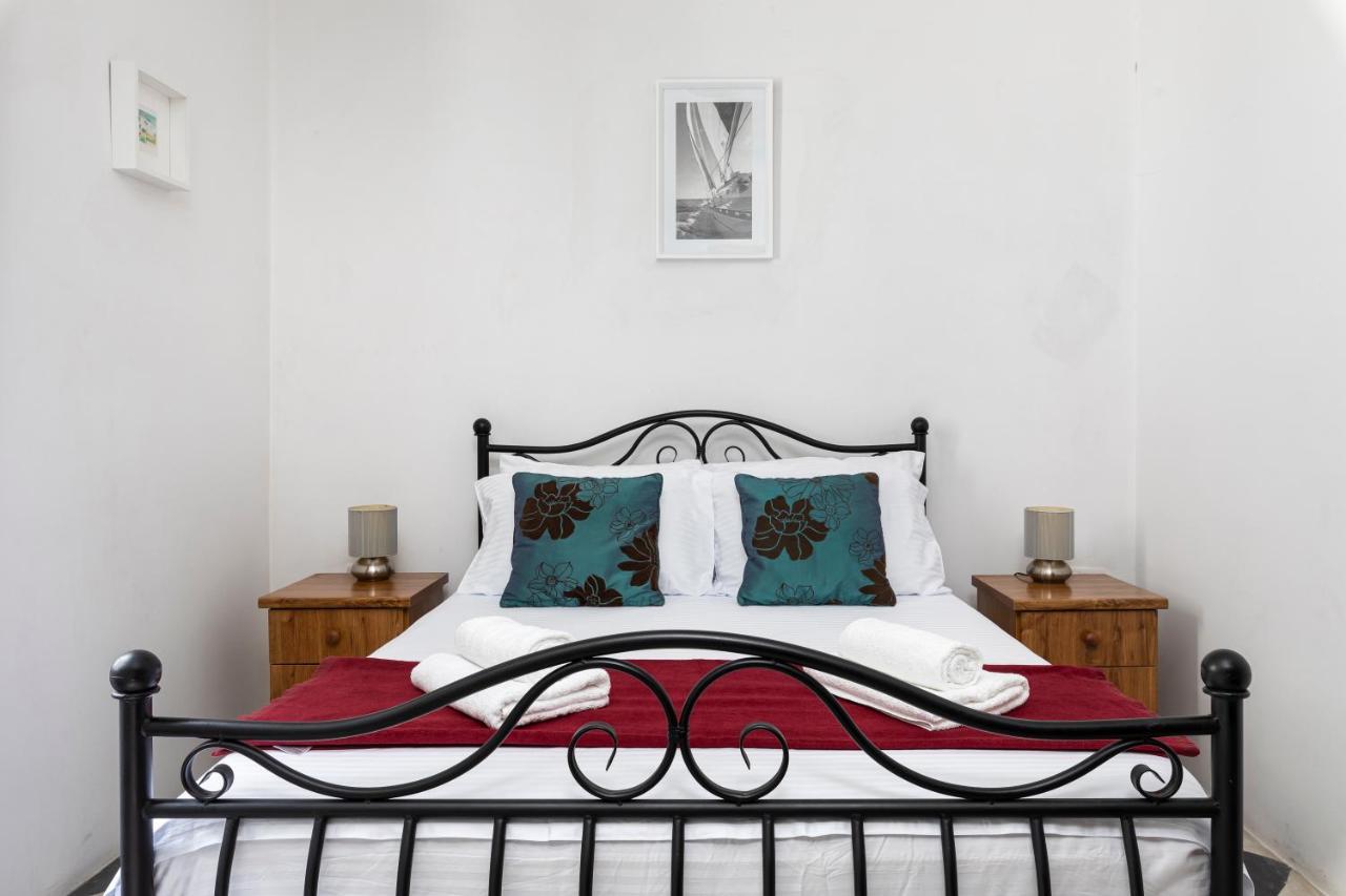 Traditional & Modern Maltese Townhouse - Rooftop Terrace And Sea Views, Close To Birgu Waterfront Cospicua Bagian luar foto