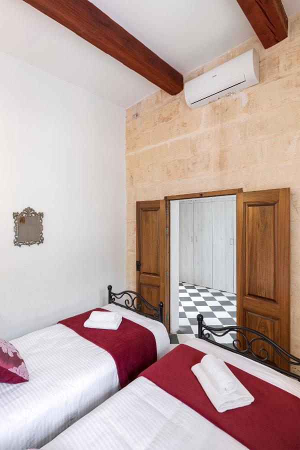 Traditional & Modern Maltese Townhouse - Rooftop Terrace And Sea Views, Close To Birgu Waterfront Cospicua Bagian luar foto