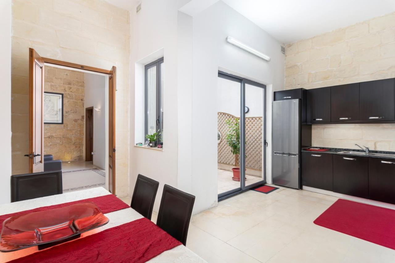 Traditional & Modern Maltese Townhouse - Rooftop Terrace And Sea Views, Close To Birgu Waterfront Cospicua Bagian luar foto