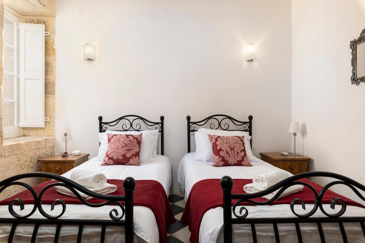 Traditional & Modern Maltese Townhouse - Rooftop Terrace And Sea Views, Close To Birgu Waterfront Cospicua Bagian luar foto