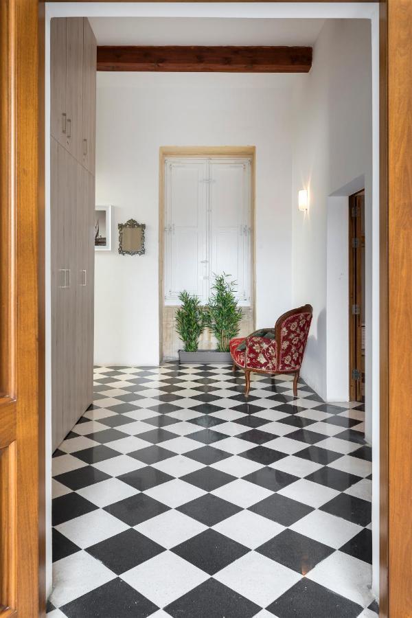 Traditional & Modern Maltese Townhouse - Rooftop Terrace And Sea Views, Close To Birgu Waterfront Cospicua Bagian luar foto