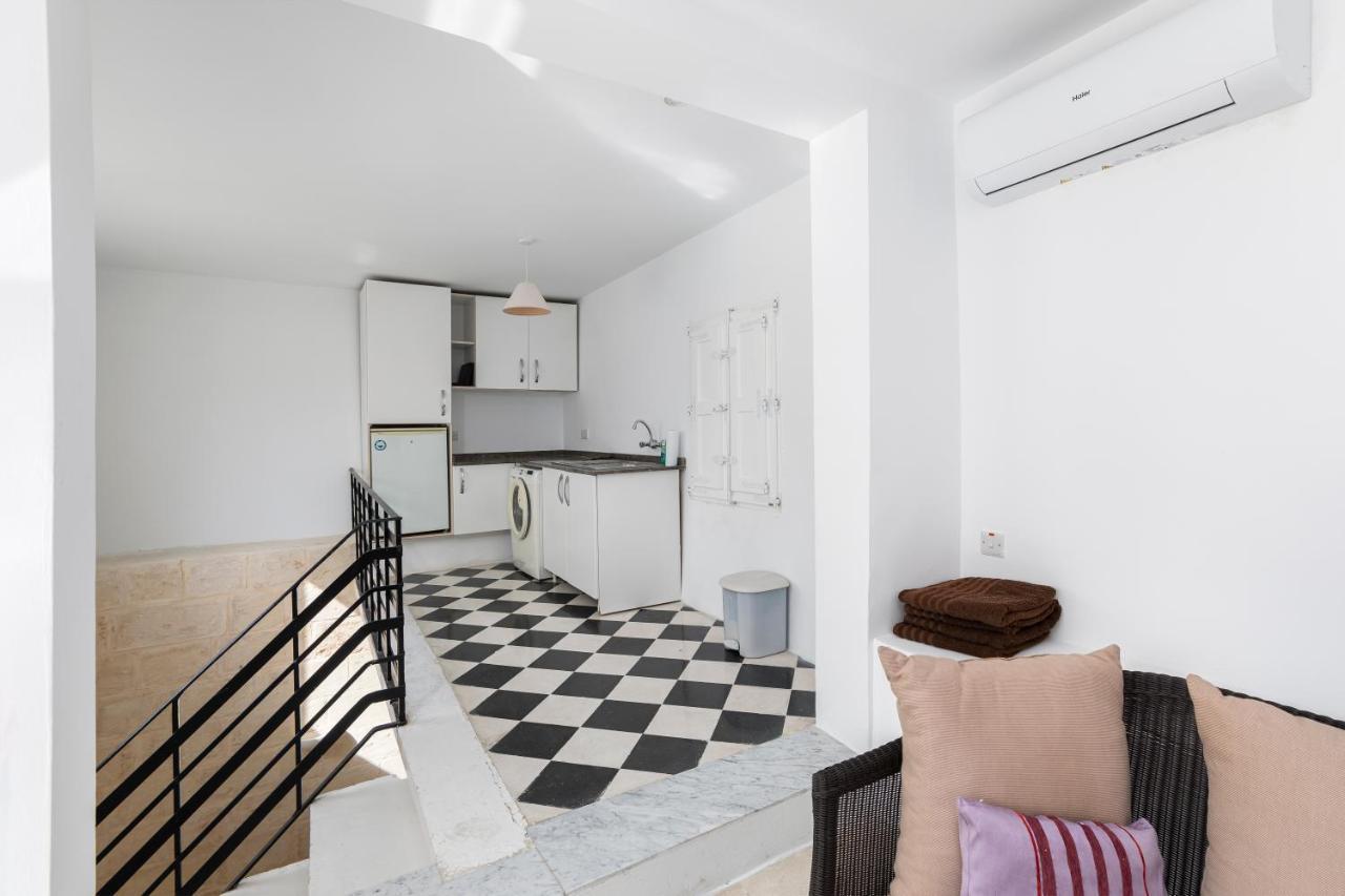 Traditional & Modern Maltese Townhouse - Rooftop Terrace And Sea Views, Close To Birgu Waterfront Cospicua Bagian luar foto