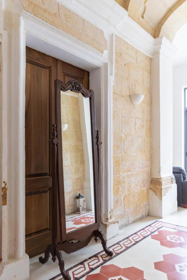 Traditional & Modern Maltese Townhouse - Rooftop Terrace And Sea Views, Close To Birgu Waterfront Cospicua Bagian luar foto