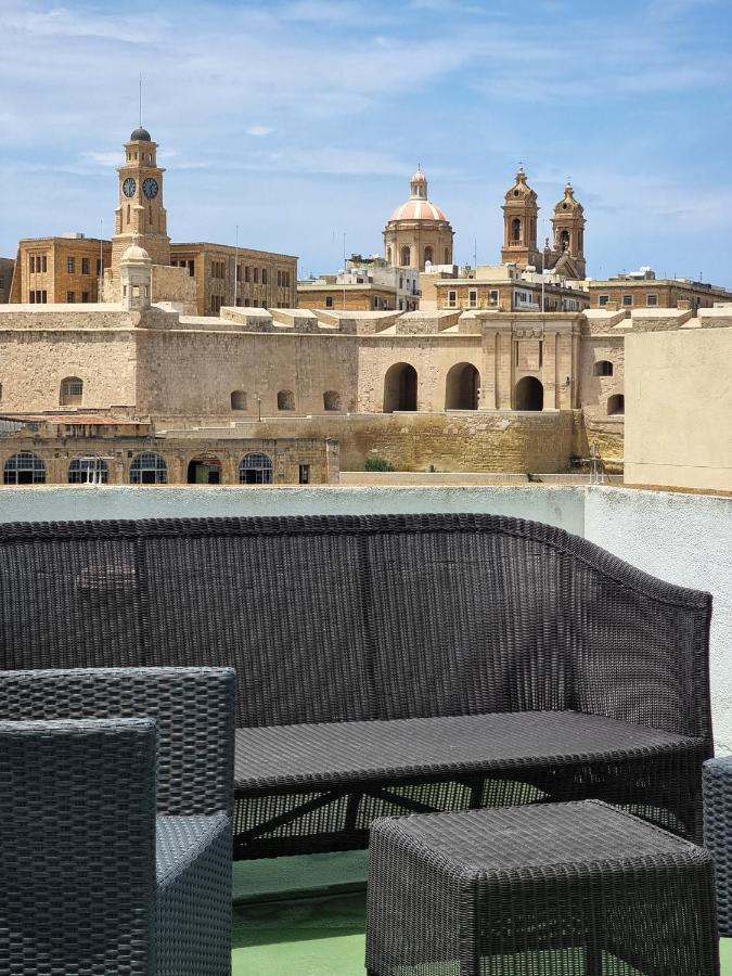 Traditional & Modern Maltese Townhouse - Rooftop Terrace And Sea Views, Close To Birgu Waterfront Cospicua Bagian luar foto